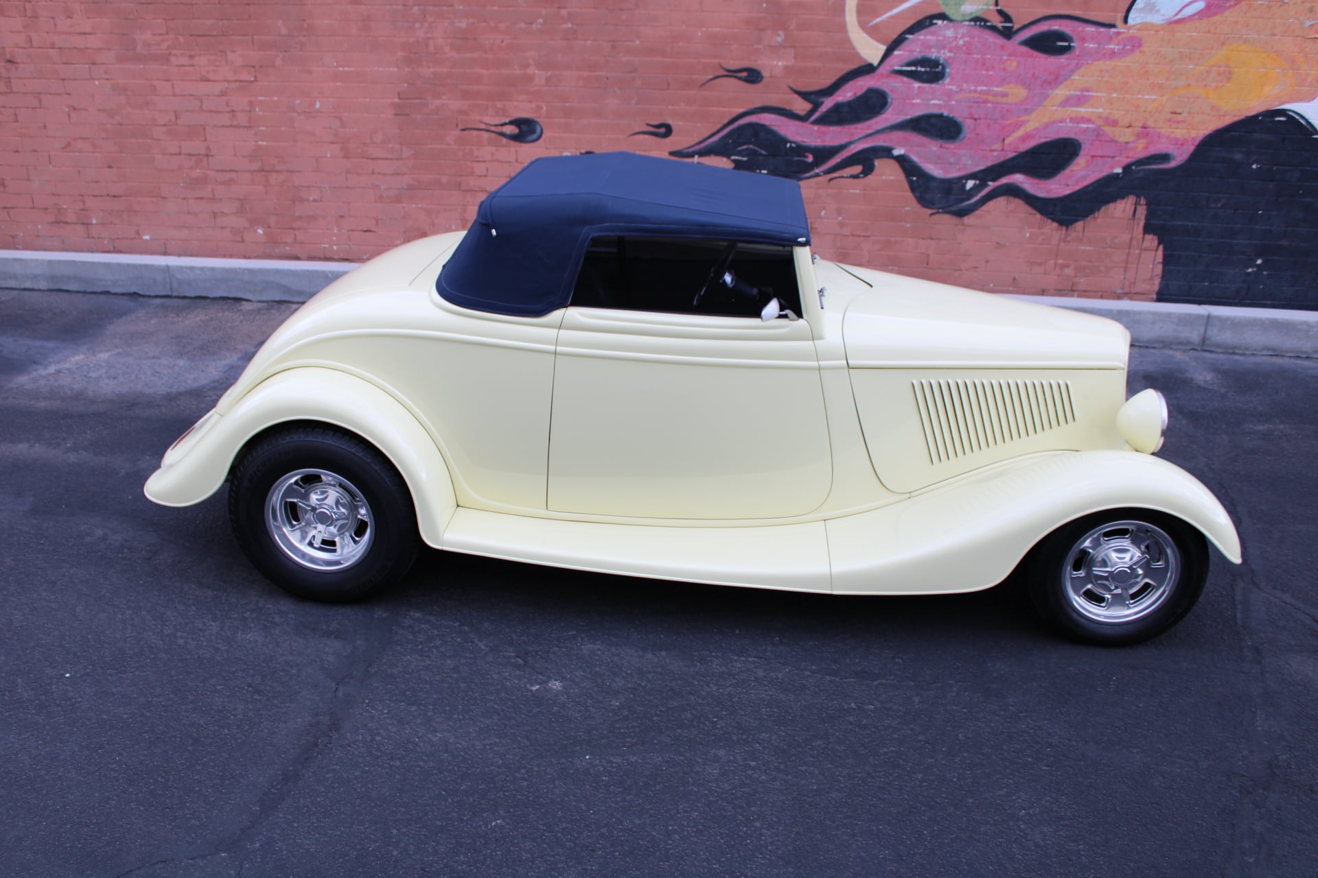 1933 Ford Cabriolet