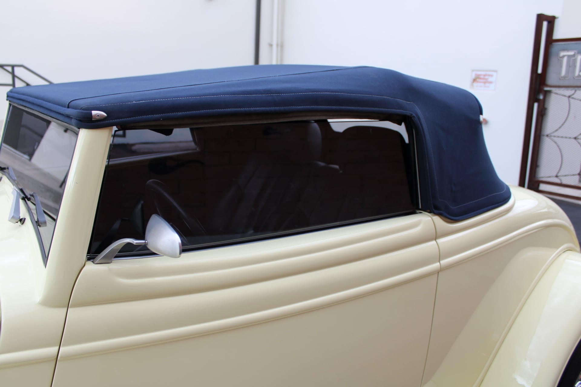 1933 Ford Cabriolet