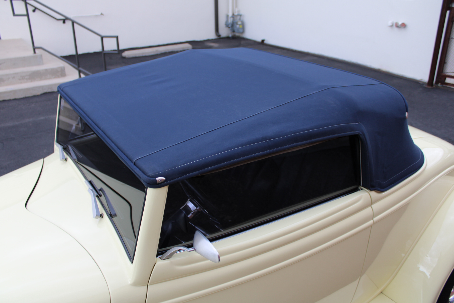 1933 Ford Cabriolet