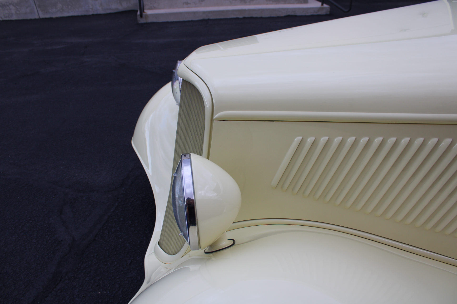 1933 Ford Cabriolet