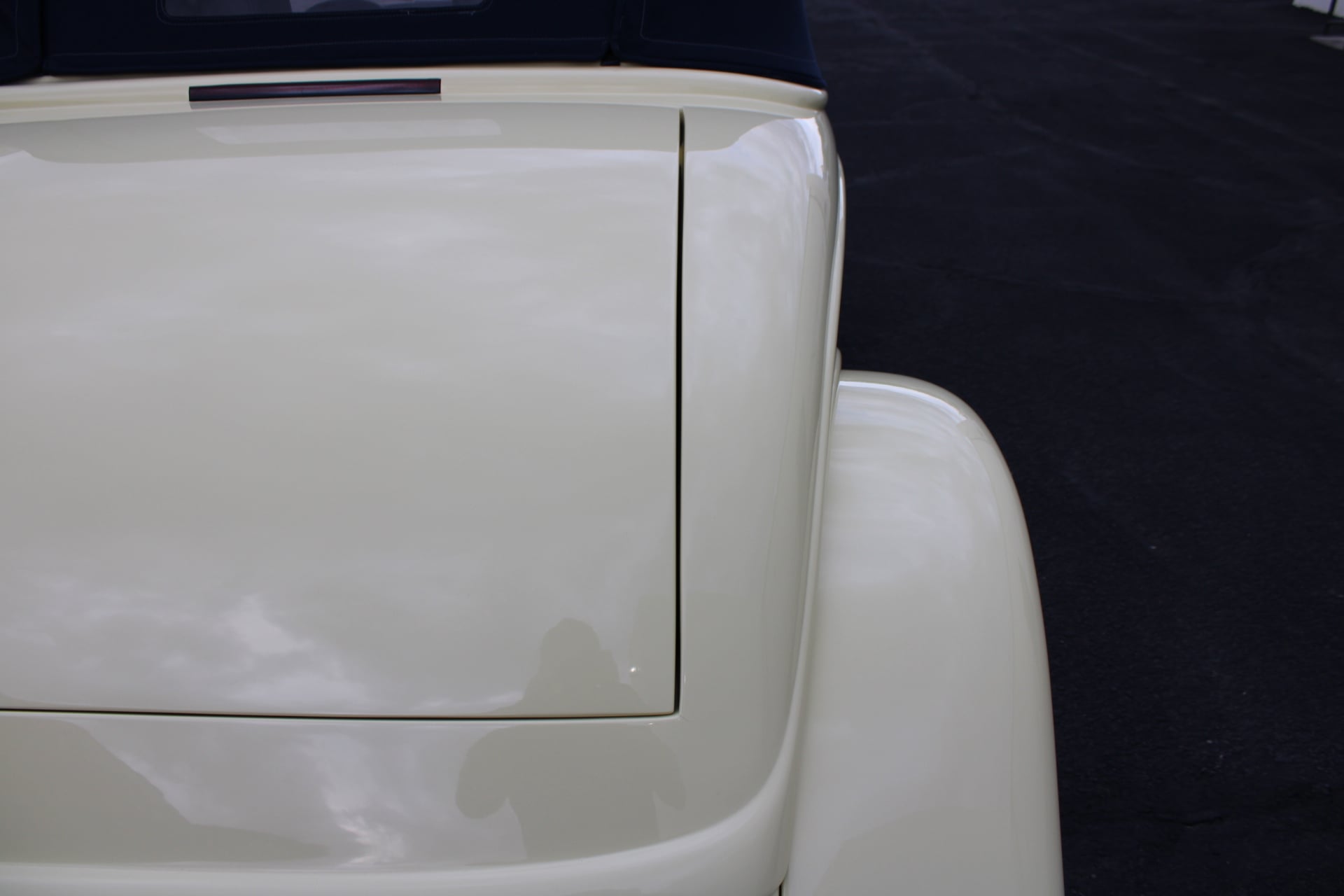 1933 Ford Cabriolet