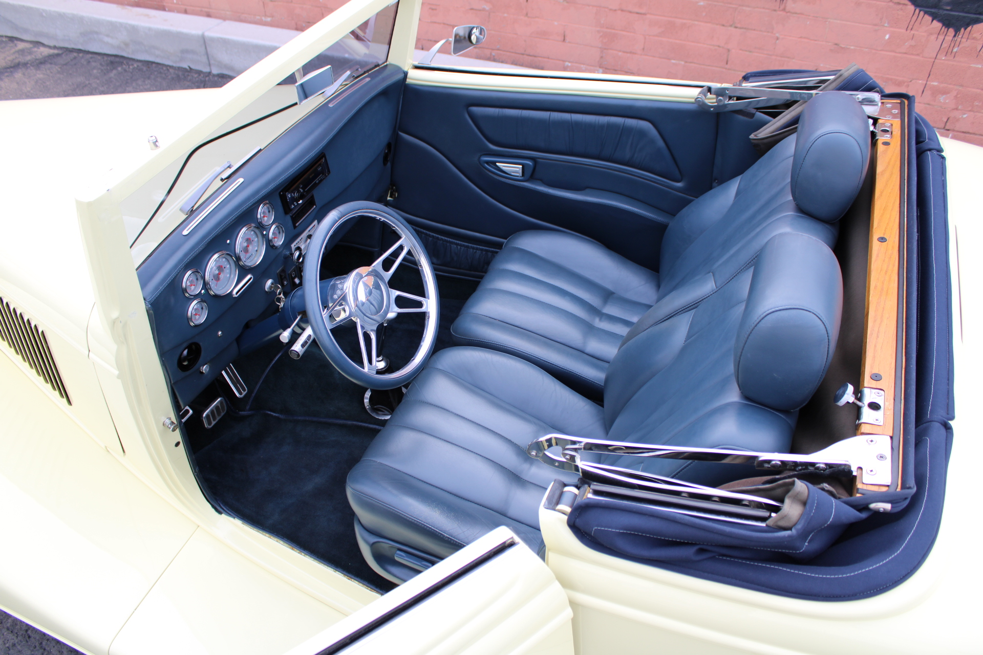 1933 Ford Cabriolet