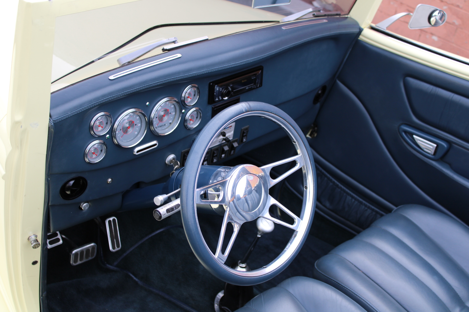 1933 Ford Cabriolet
