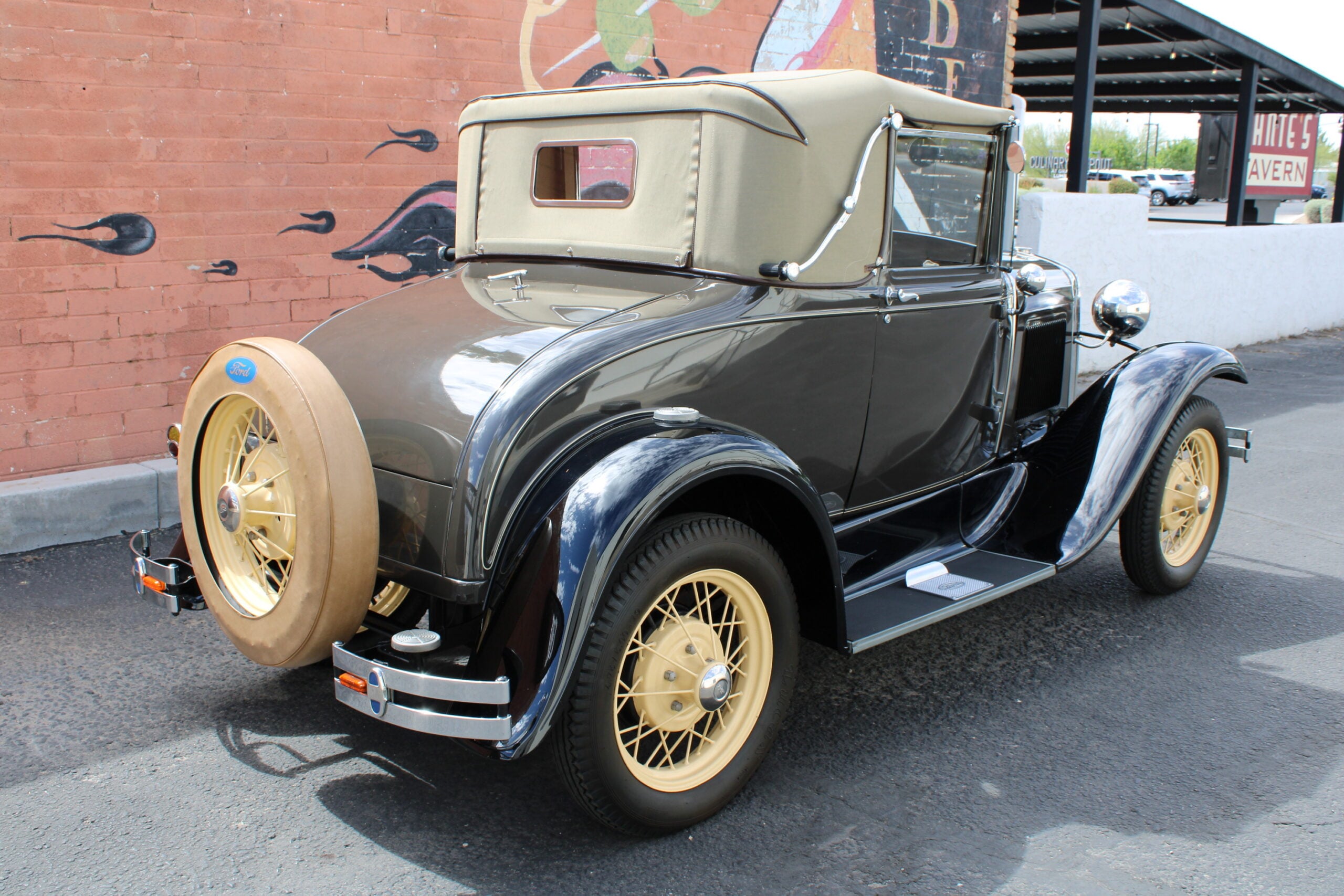 1930 Ford Model A Cabriolet