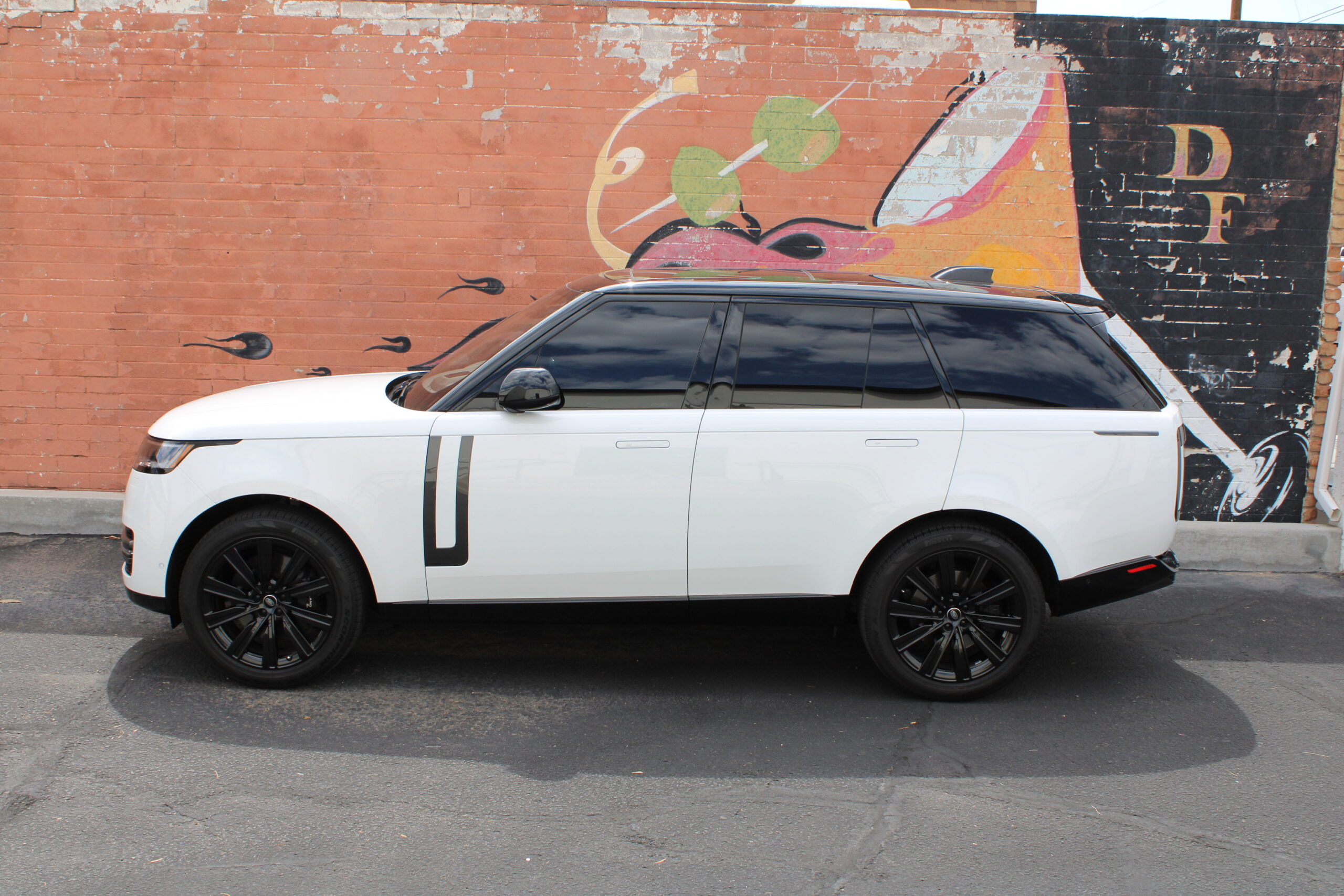 2023 Land Rover Range Rover P530 SE