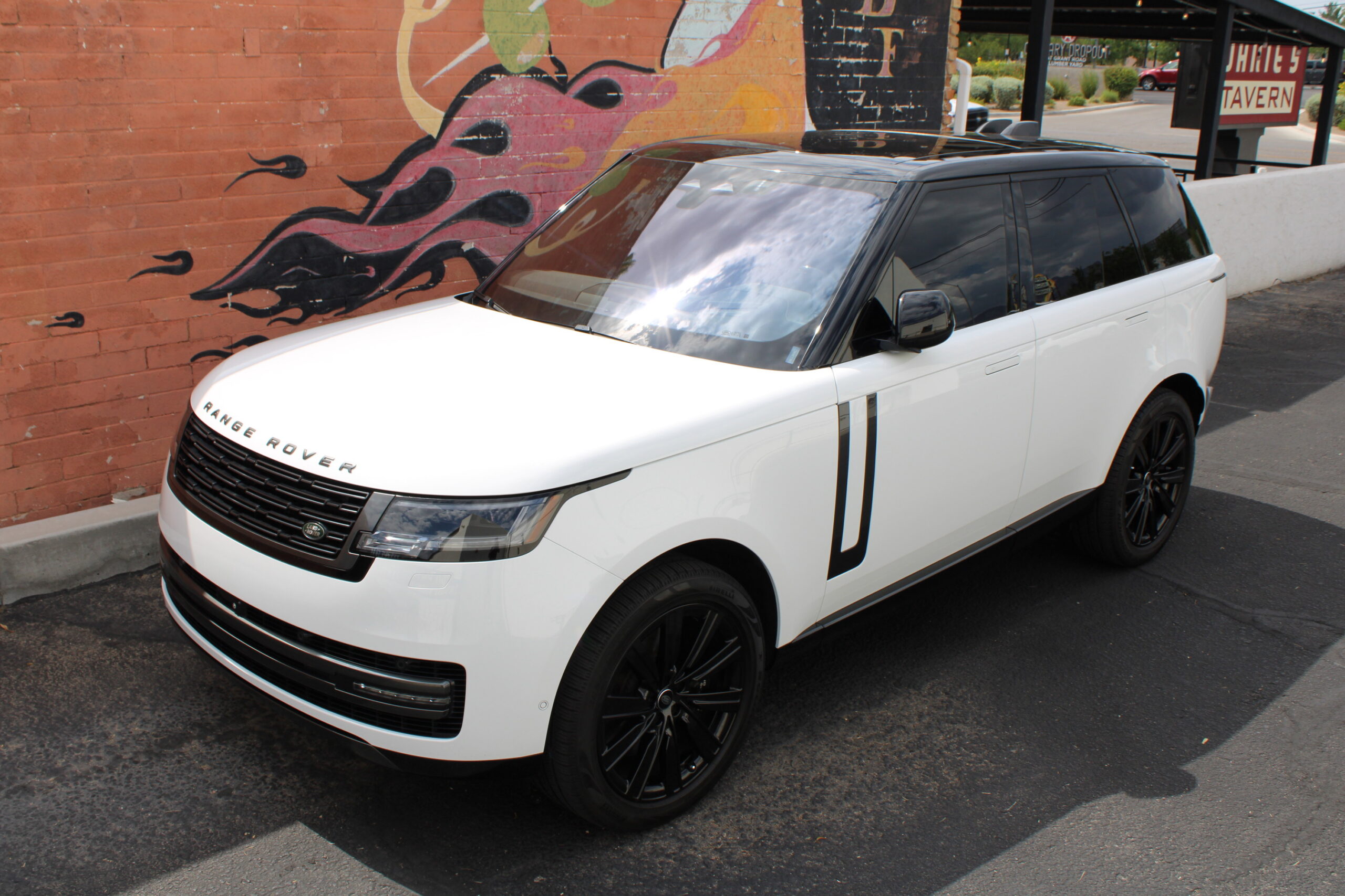 2023 Land Rover Range Rover P530 SE