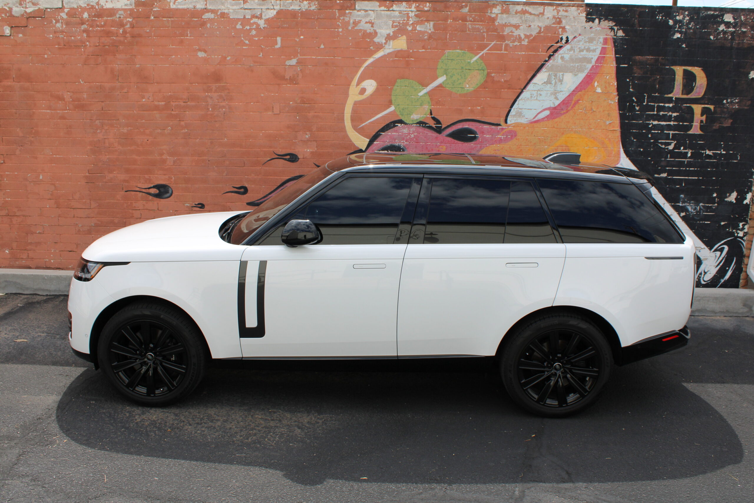 2023 Land Rover Range Rover P530 SE