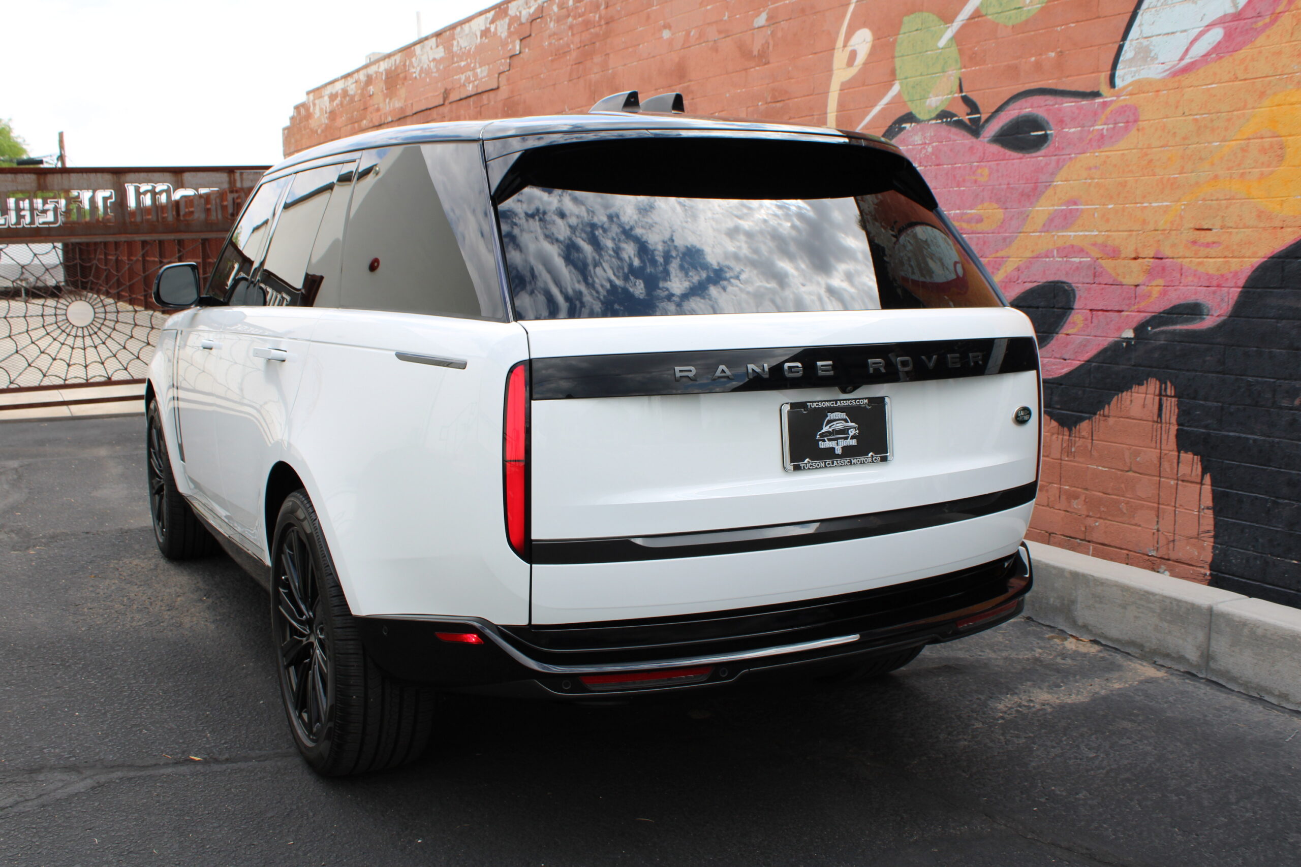 2023 Land Rover Range Rover P530 SE
