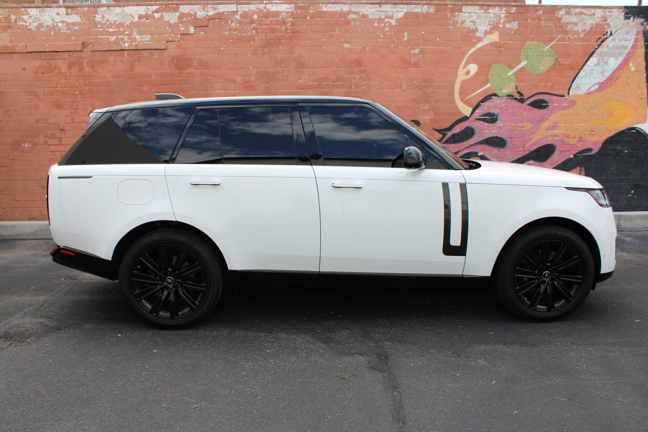 2023 Land Rover Range Rover P530 SE