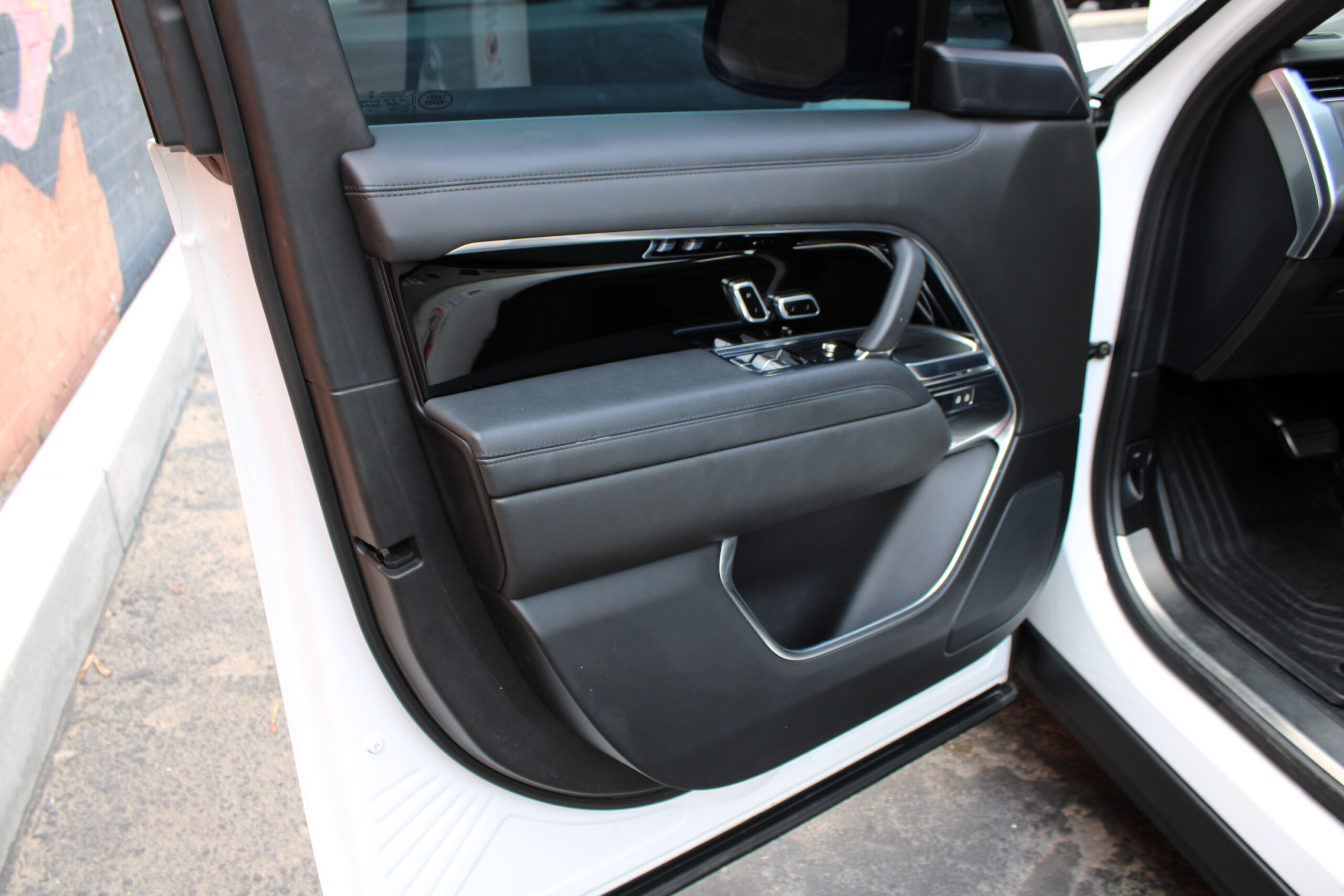 2023 Land Rover Range Rover P530 SE