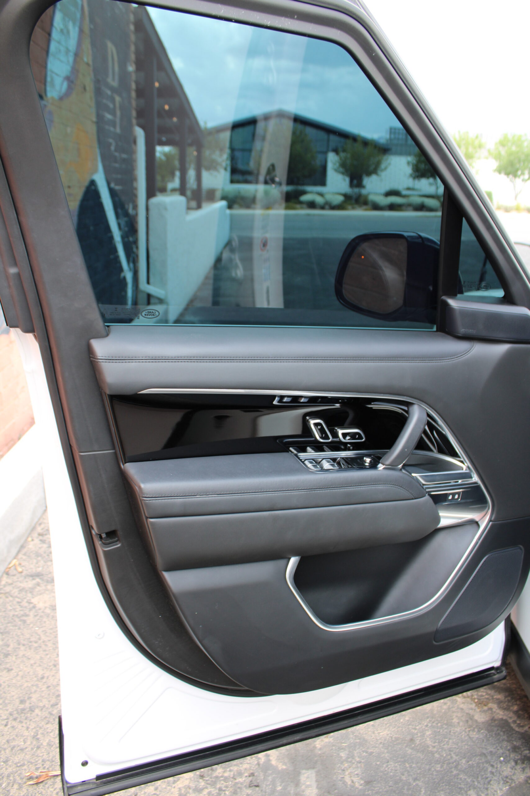 2023 Land Rover Range Rover P530 SE