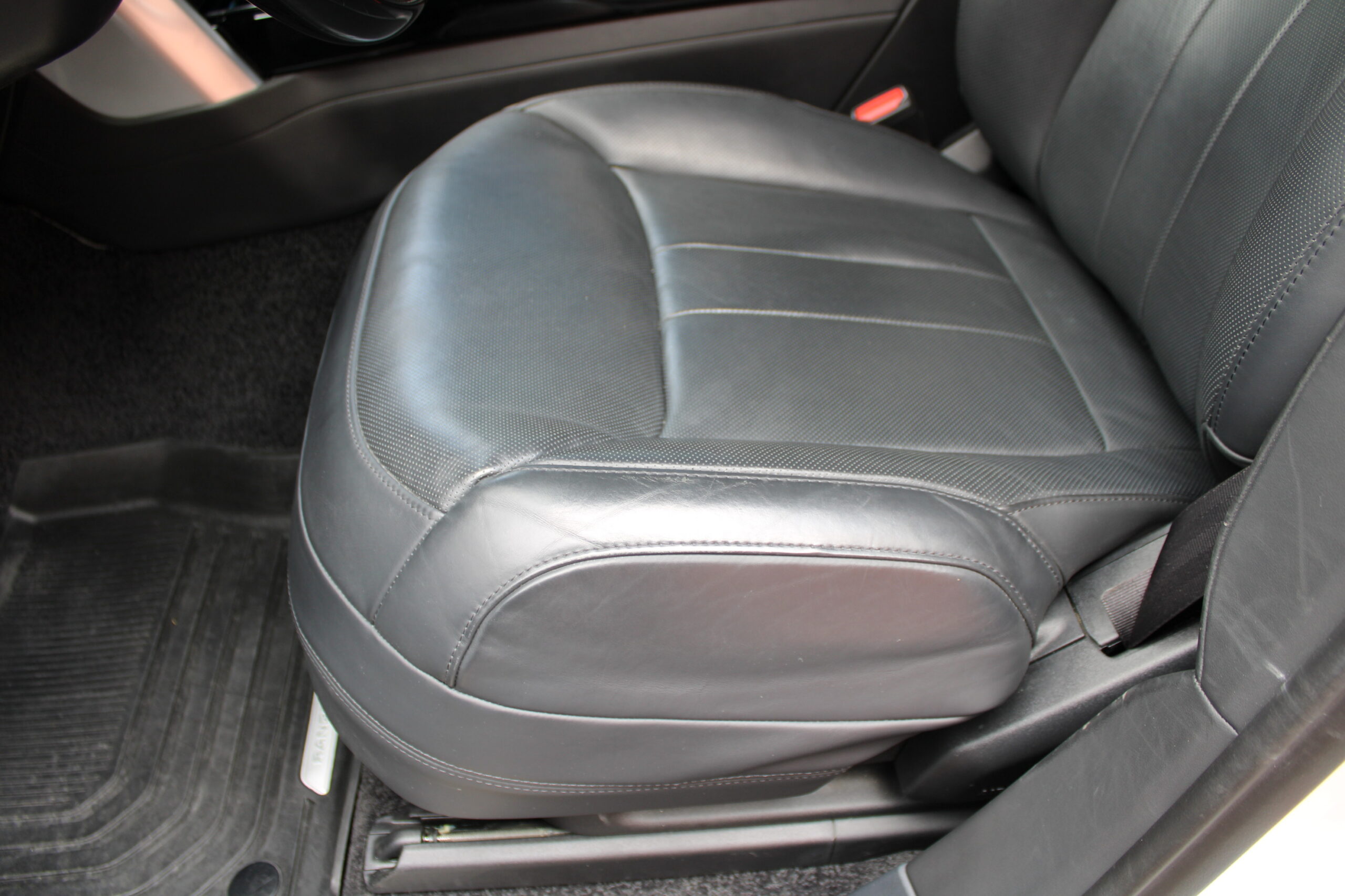 2023 Land Rover Range Rover P530 SE