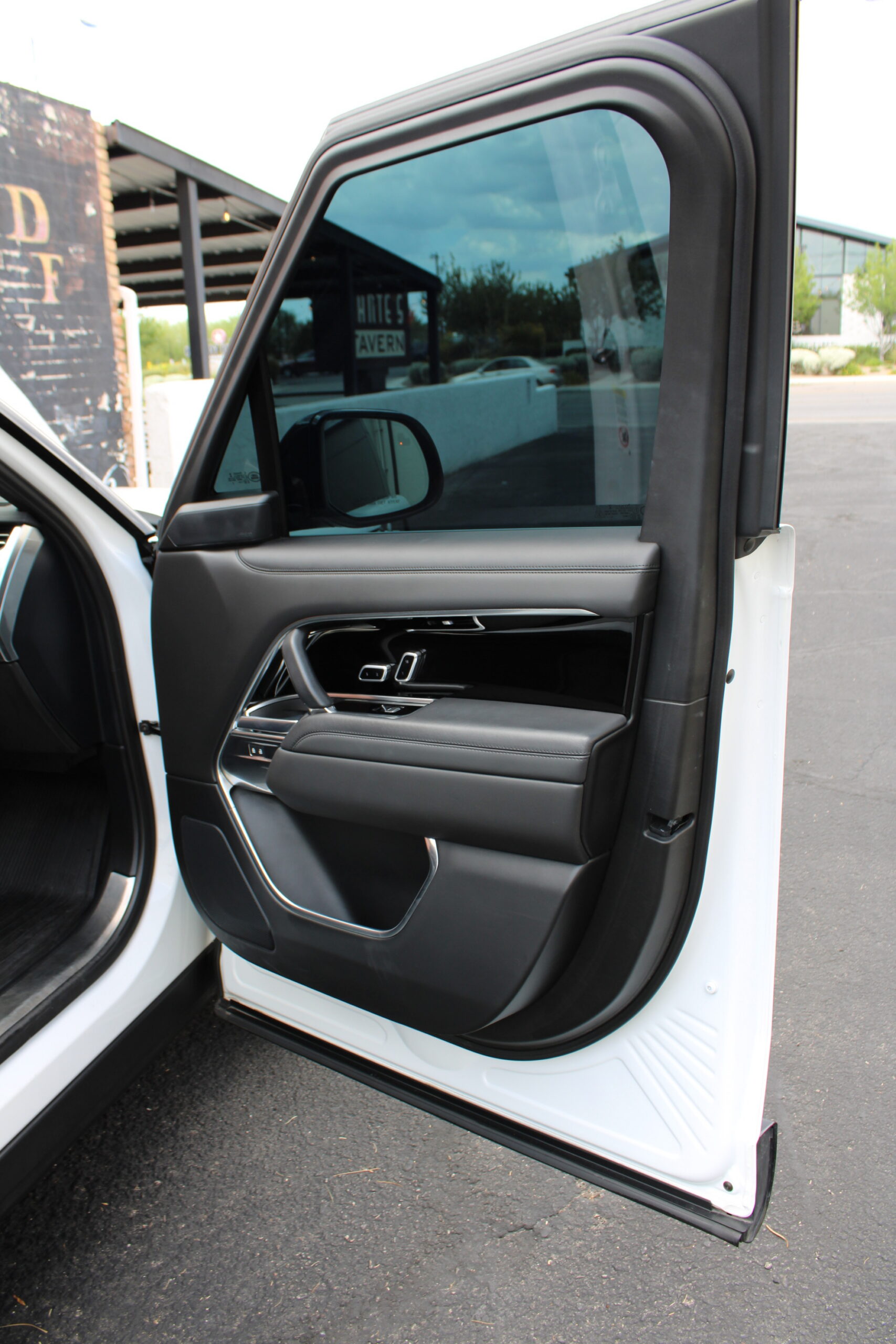 2023 Land Rover Range Rover P530 SE
