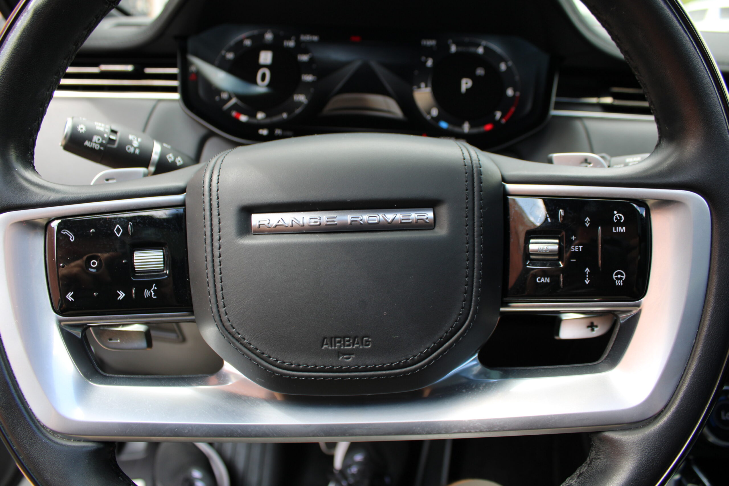 2023 Land Rover Range Rover P530 SE