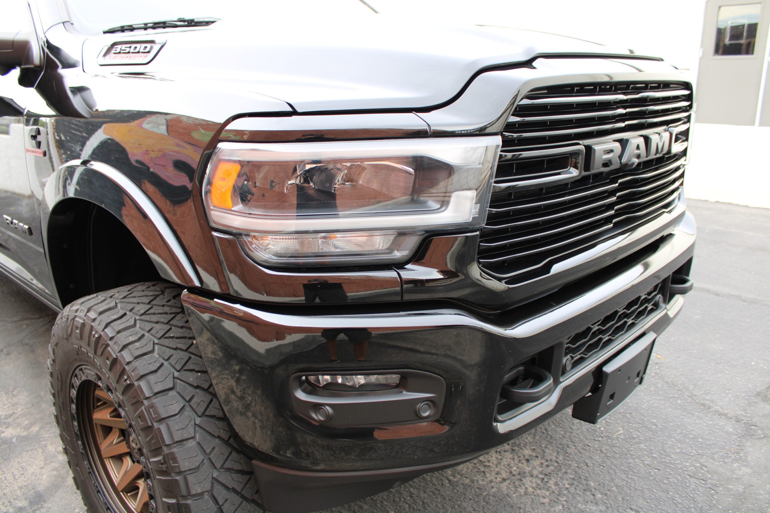 2020 Ram 3500 MEGACAB  HO Diesel Aisin 5″ Lift 42k miles