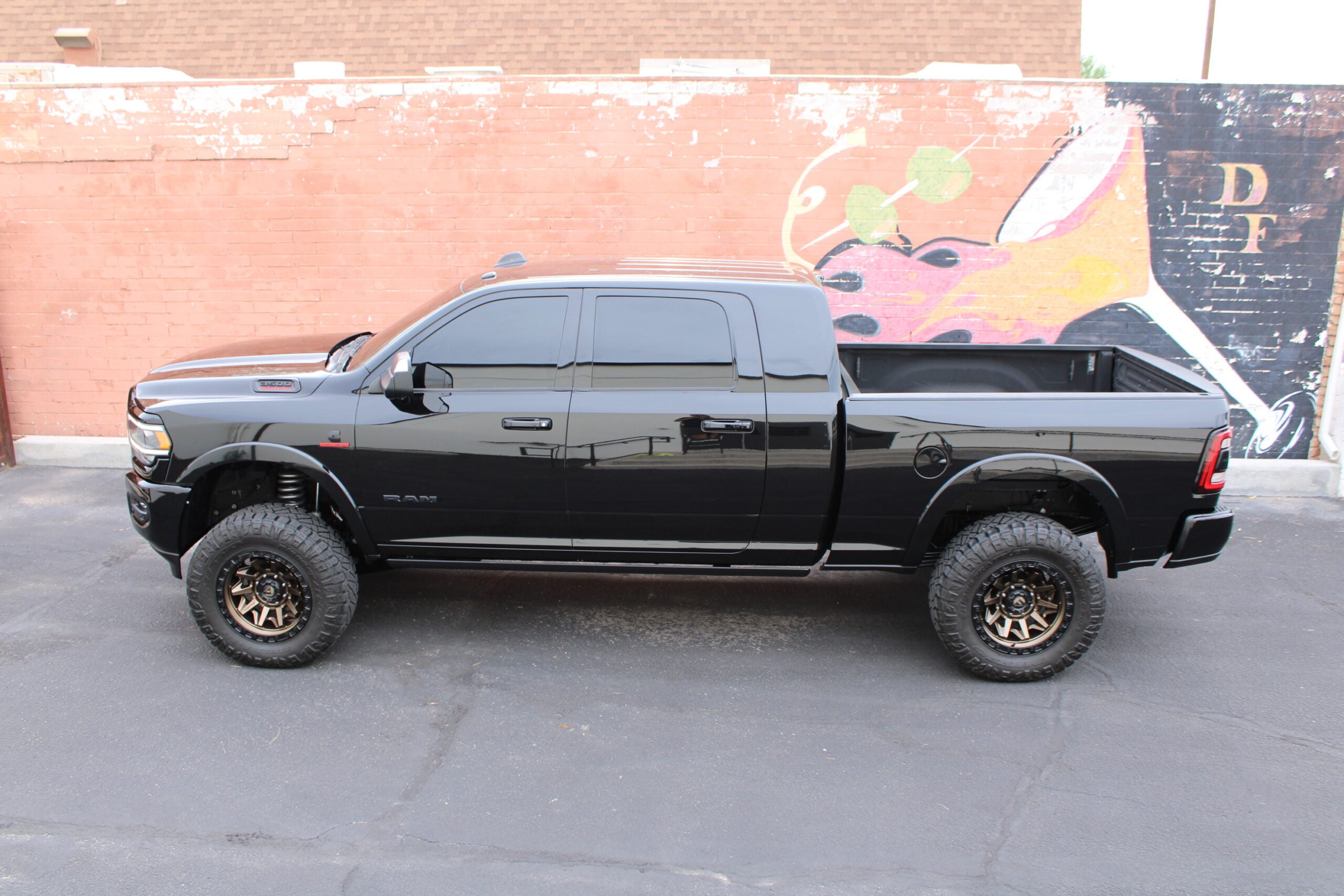 2020 Ram 3500 MEGACAB  HO Diesel Aisin 5″ Lift 42k miles