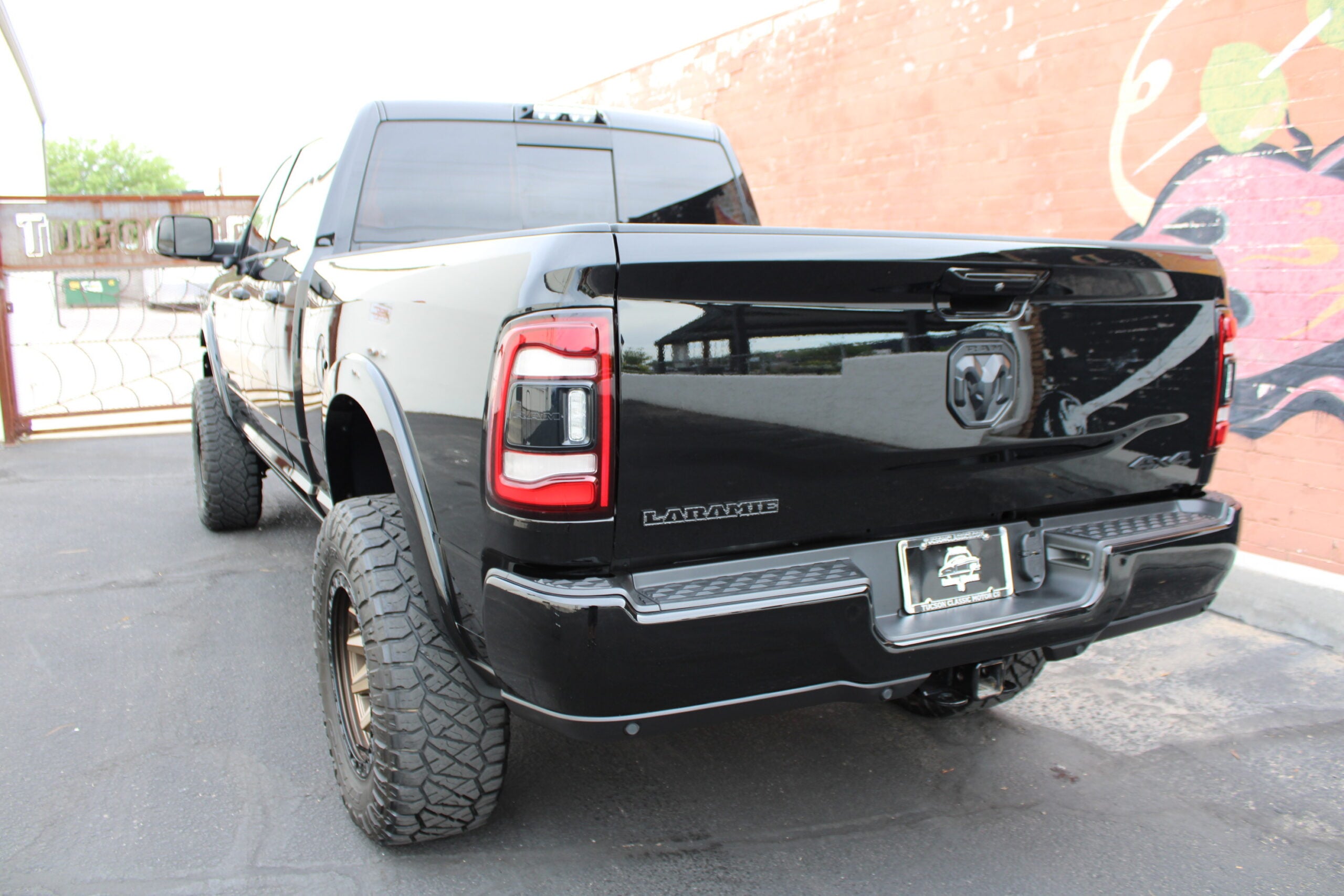2020 Ram 3500 MEGACAB  HO Diesel Aisin 5″ Lift 42k miles