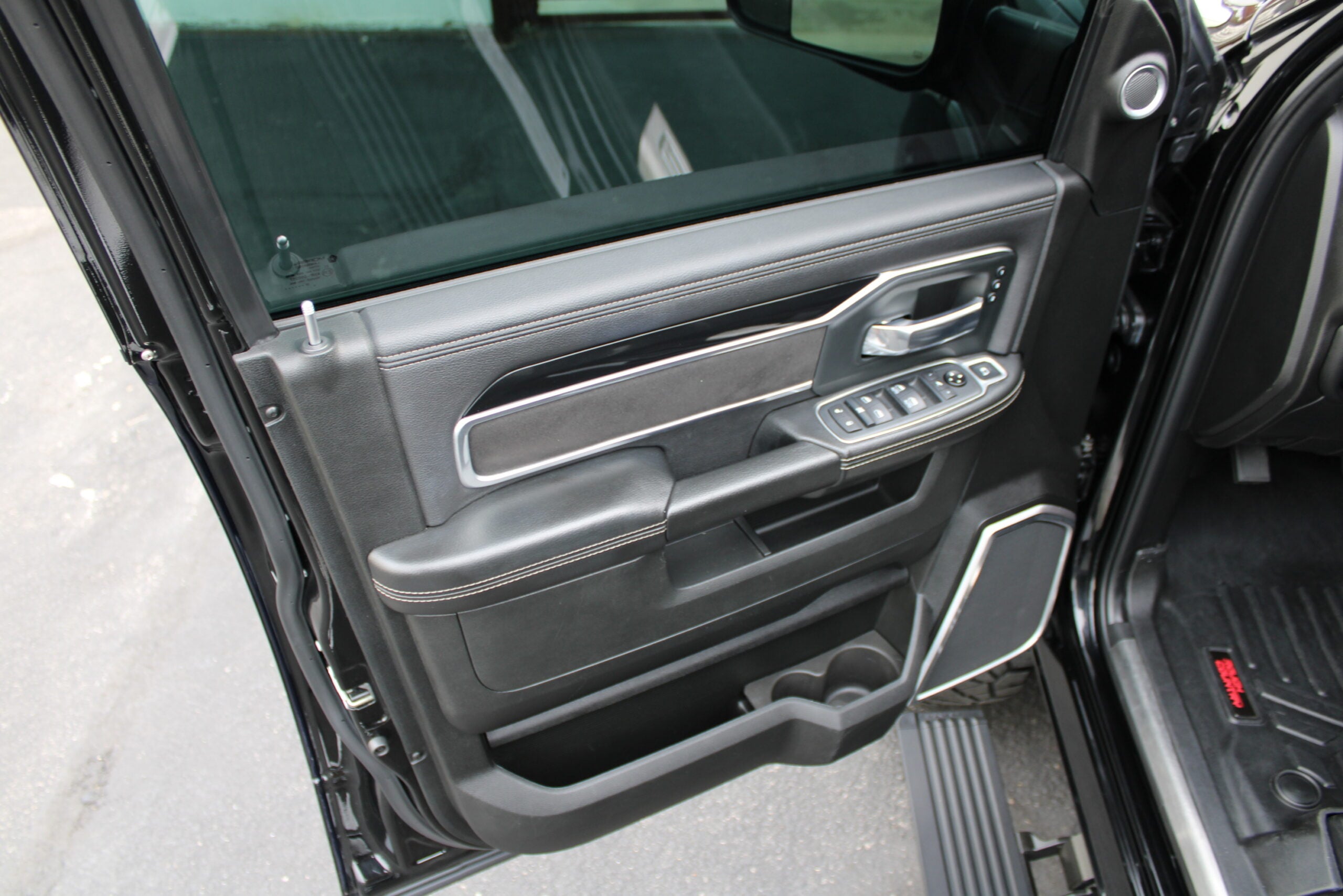 2020 Ram 3500 MEGACAB  HO Diesel Aisin 5″ Lift 42k miles