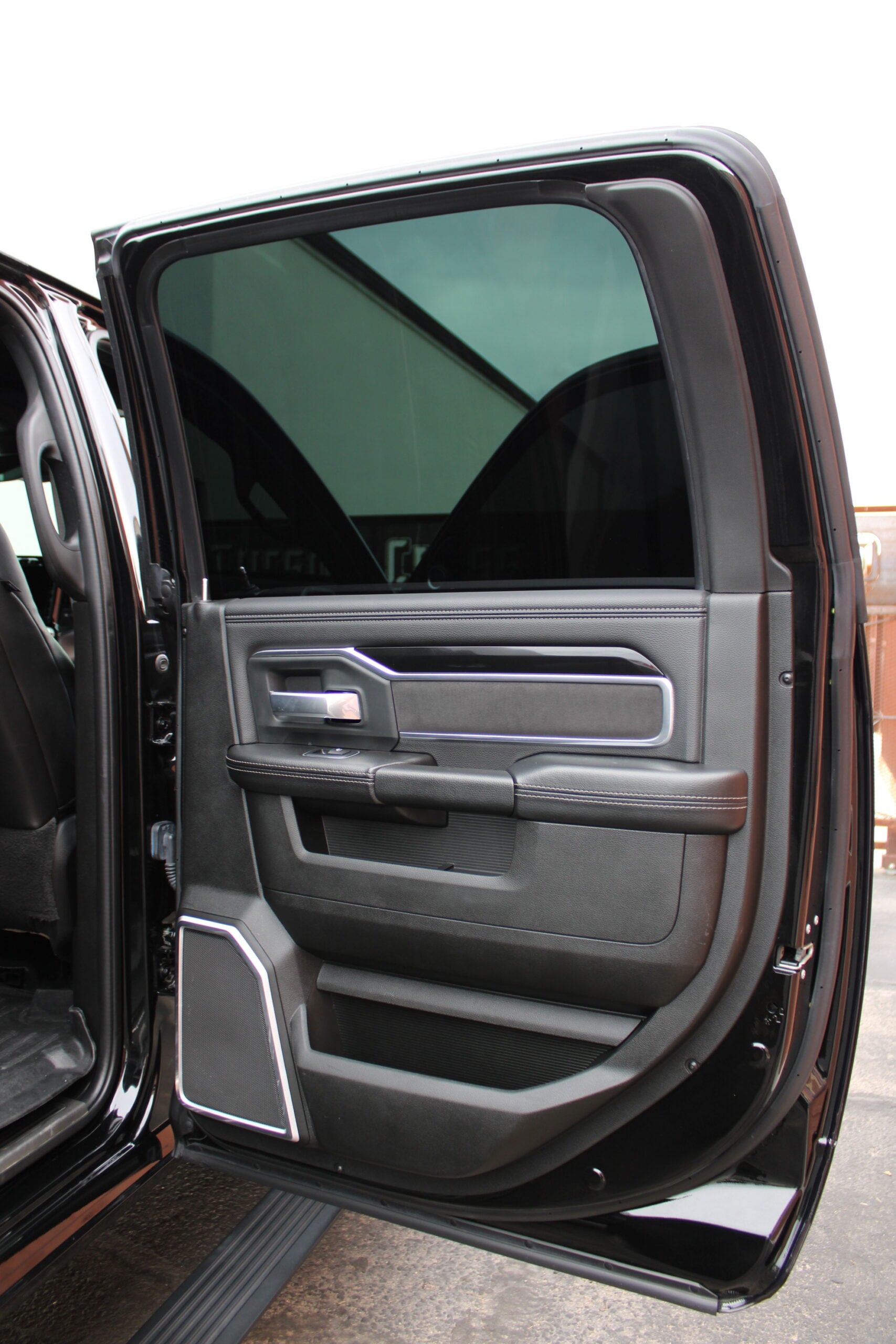 2020 Ram 3500 MEGACAB  HO Diesel Aisin 5″ Lift 42k miles