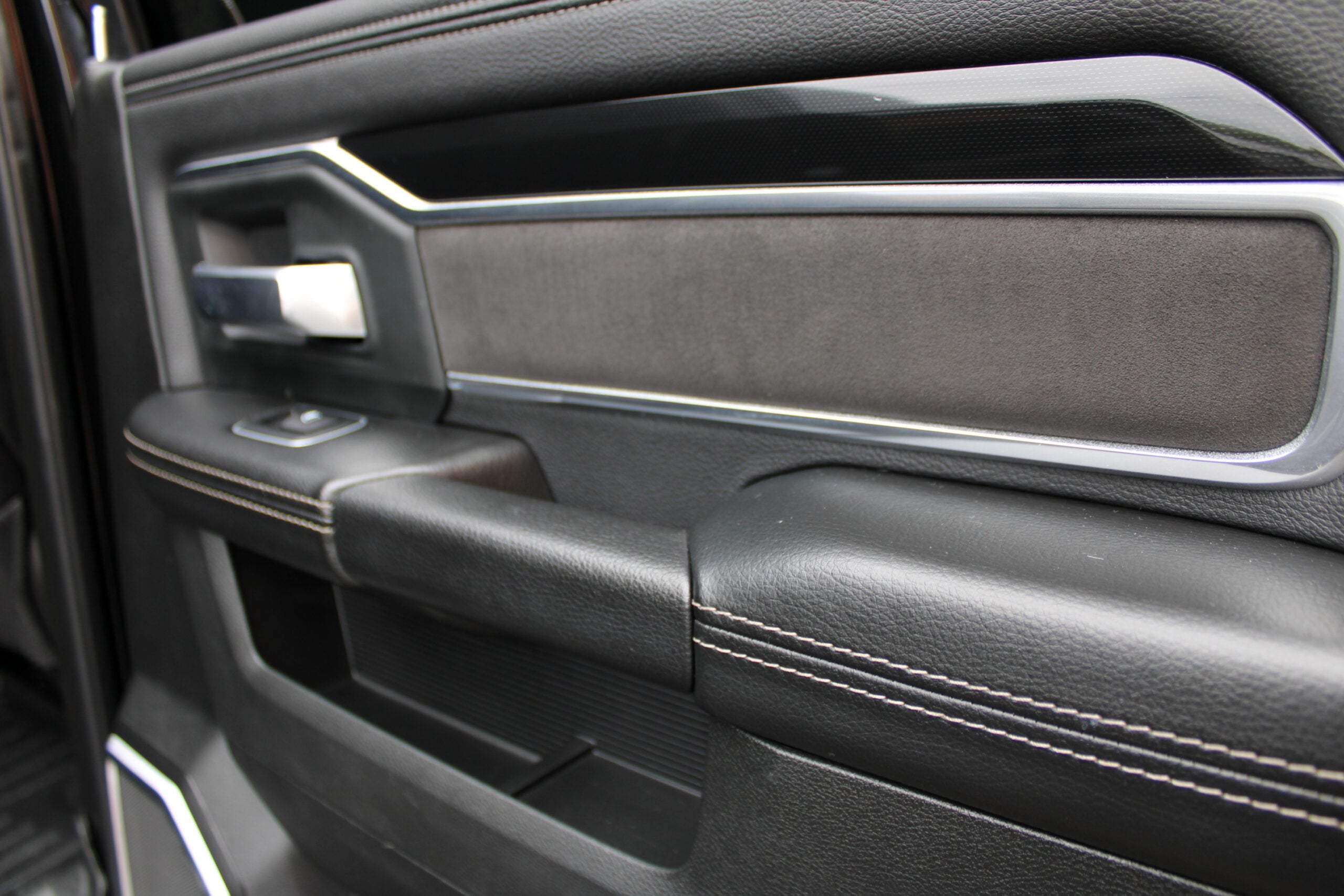 2020 Ram 3500 MEGACAB  HO Diesel Aisin 5″ Lift 42k miles