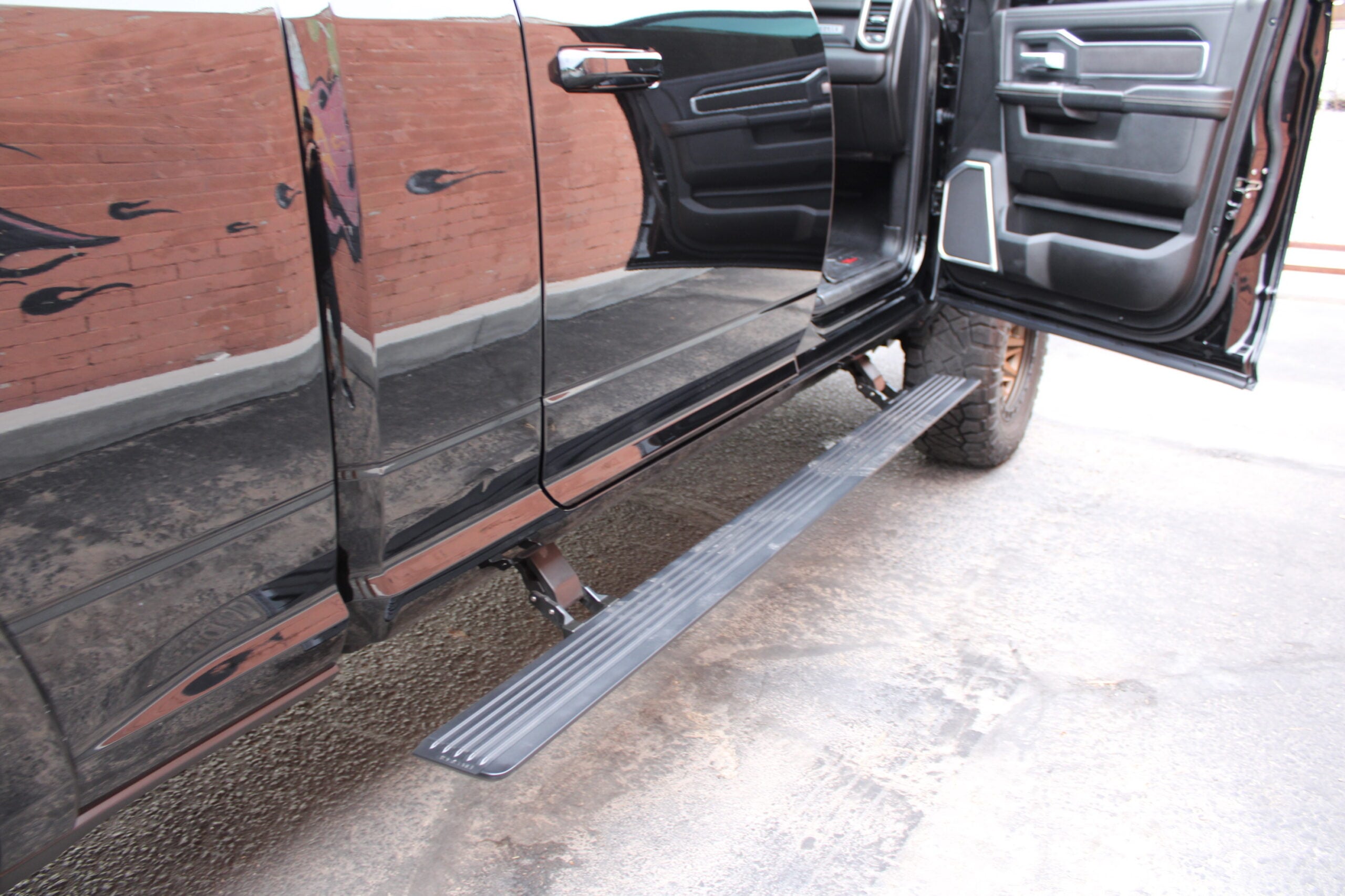 2020 Ram 3500 MEGACAB  HO Diesel Aisin 5″ Lift 42k miles