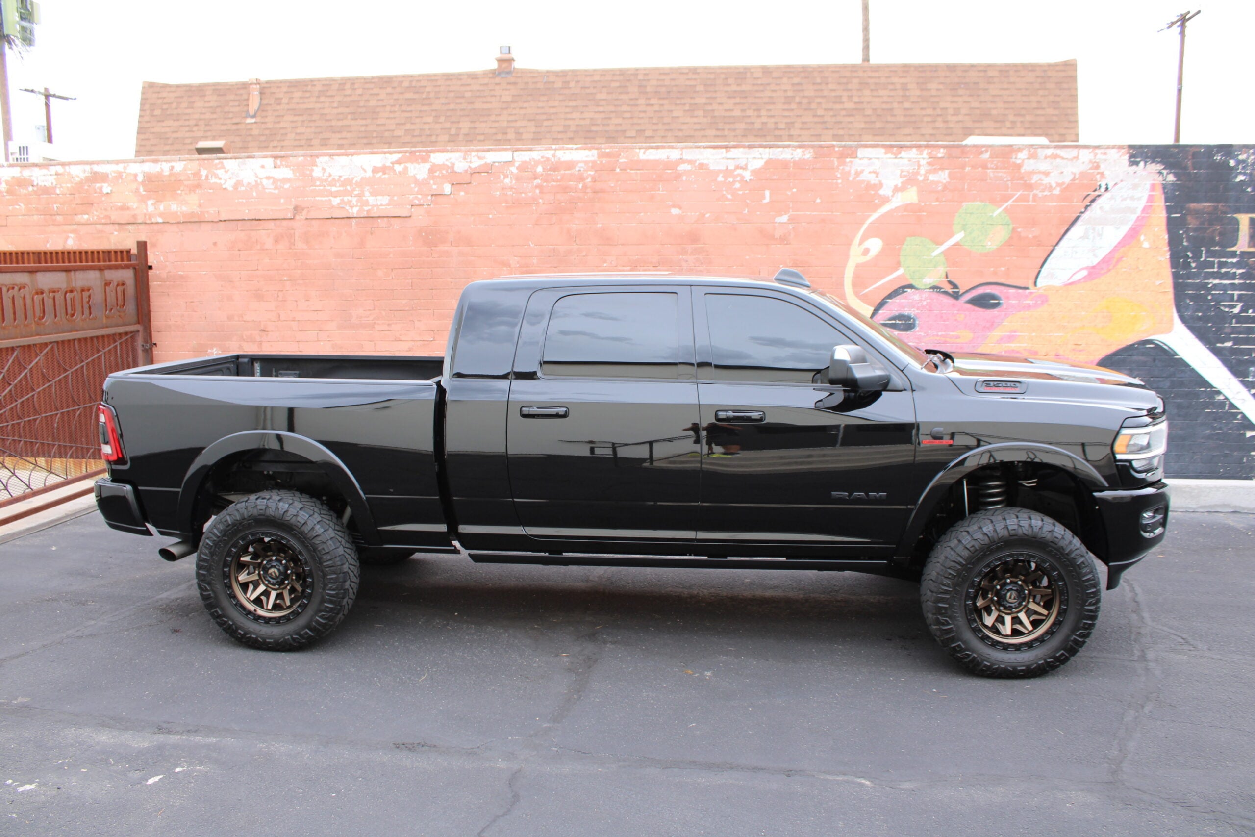 2020 Ram 3500 MEGACAB  HO Diesel Aisin 5″ Lift 42k miles