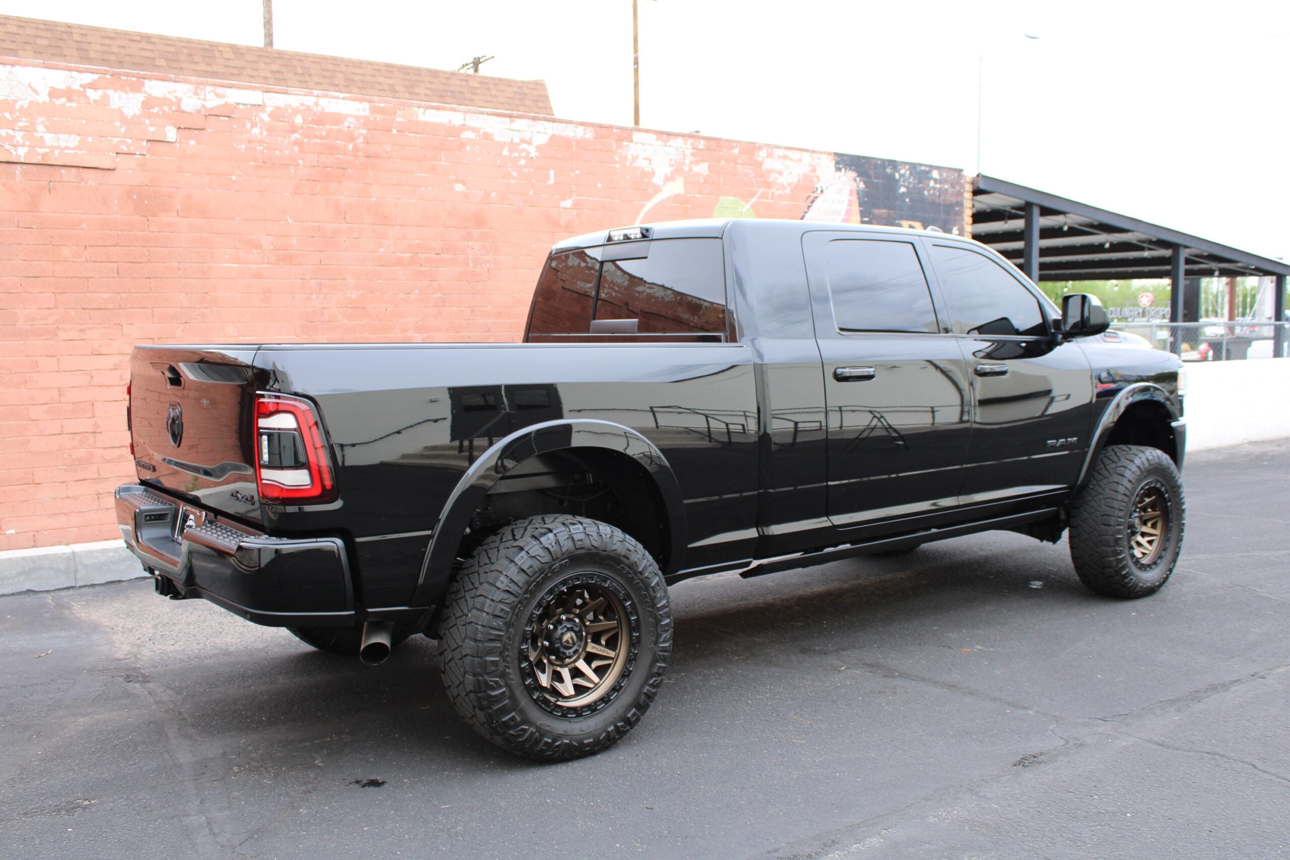 2020 Ram 3500 MEGACAB  HO Diesel Aisin 5″ Lift 42k miles